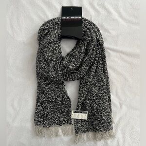Steve Madden Black/White Blanket Wrap Scarf